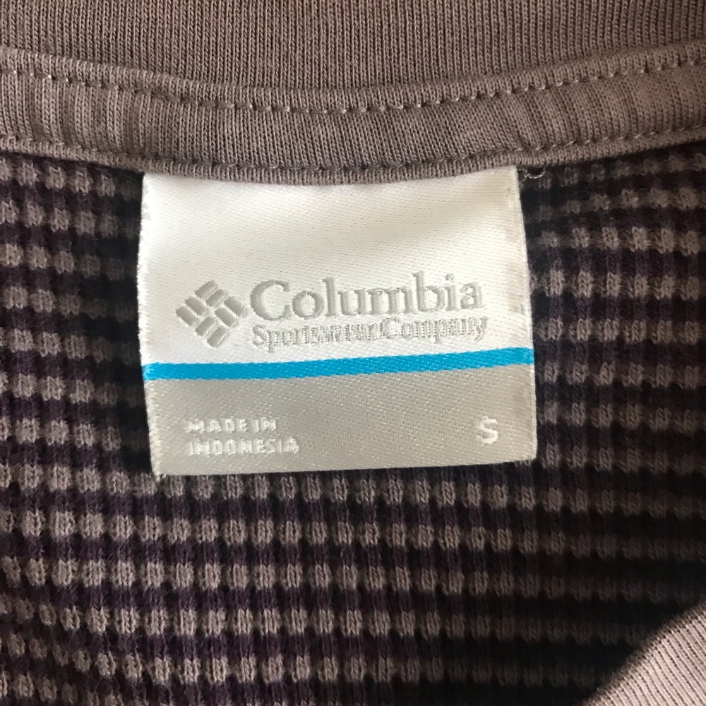 Women’s small Columbia shirt. - Picture 4 of 4